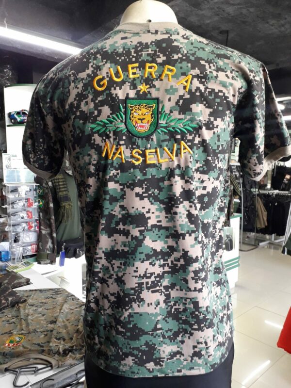 Camiseta guerra na selva