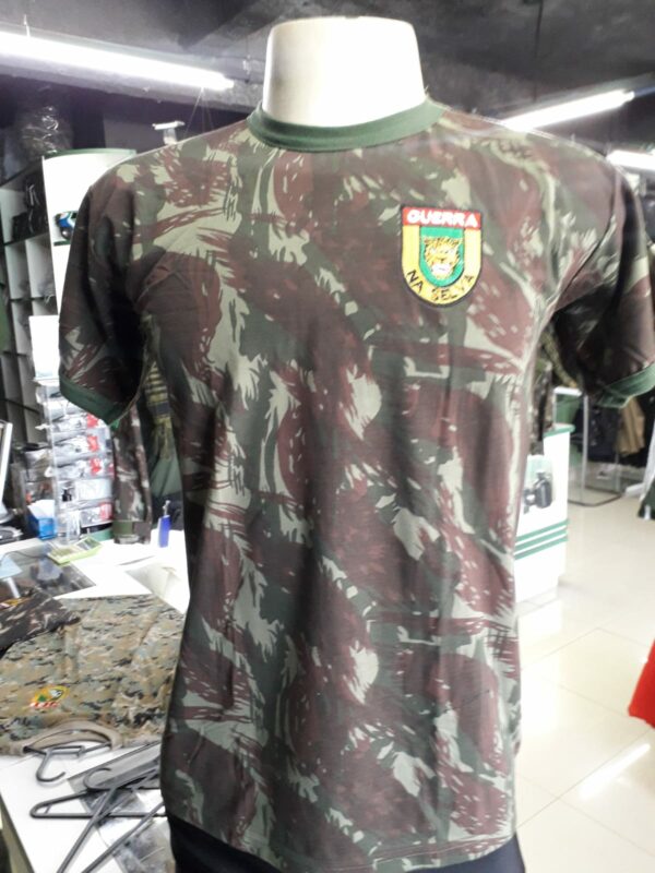 Camiseta guerra na selva